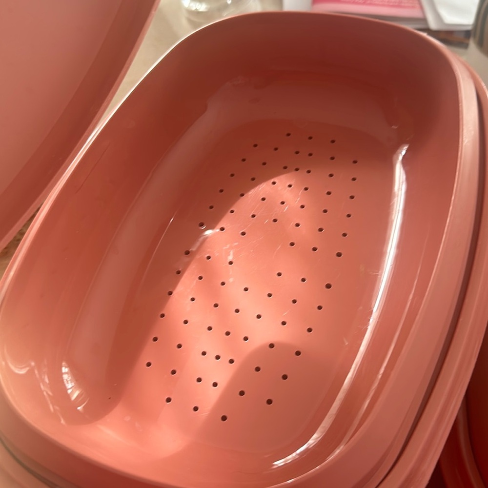 Retro 1980s 1990s Mauve Tupperware steamer colindar tray